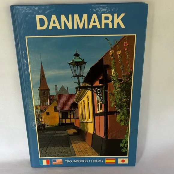 VINTAGE! 1996 DANMARK HARDCOVER BOOK - Picture 2 of 14